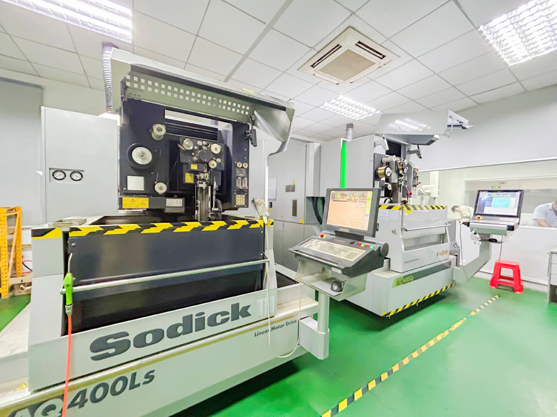 塑料模具制造厂家是做什么的呢?