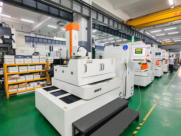 注塑模具和冲压模具哪个更有技术含量?