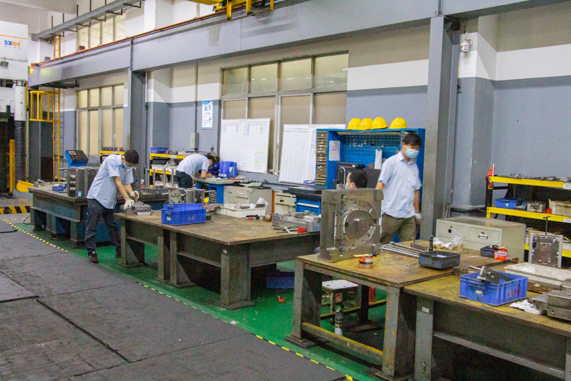 广东永超塑胶模具厂家模具设计与制造开模车间实拍图片
